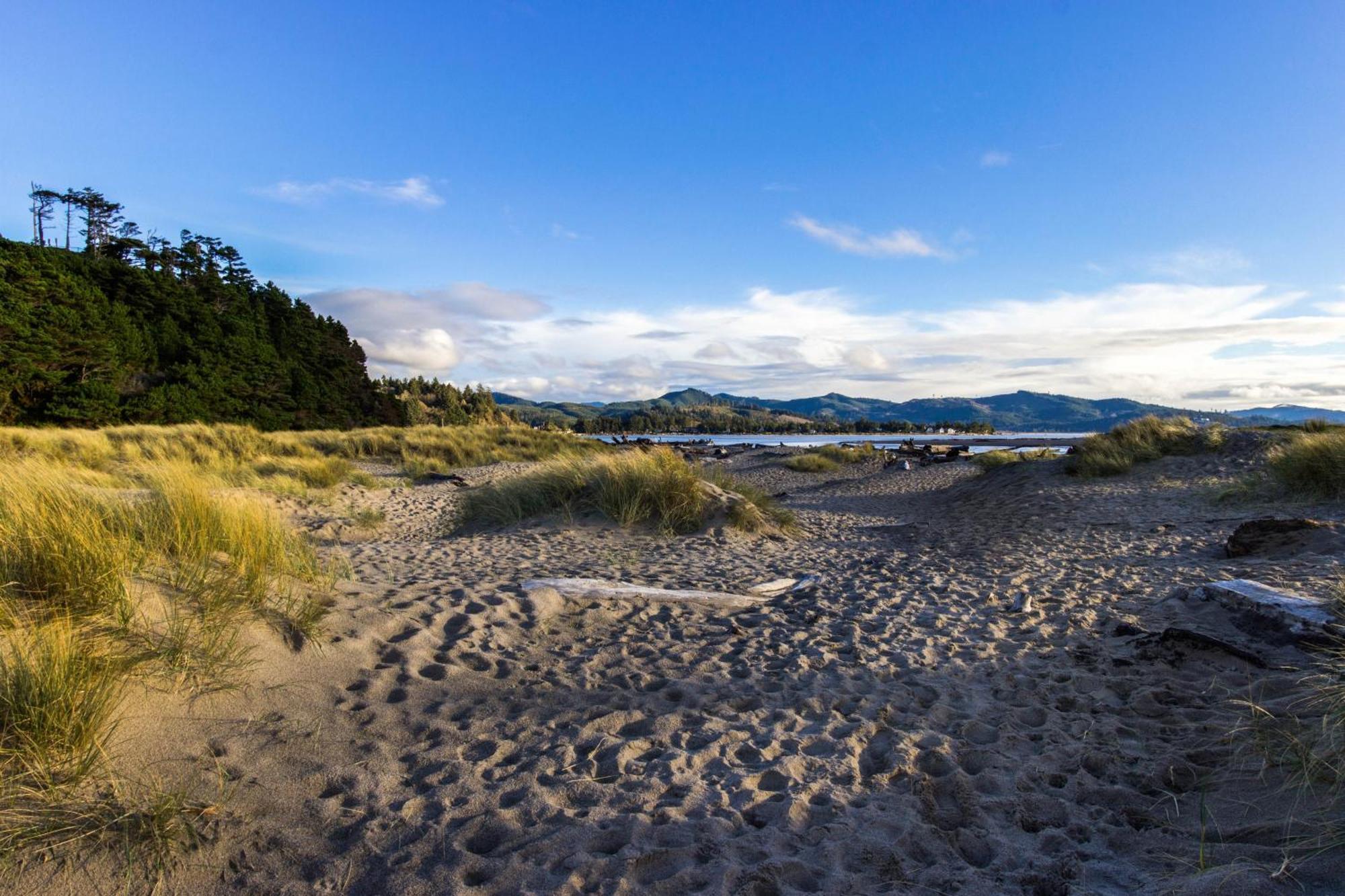 Salishan Beach Waters Edge 아파트 객실 사진