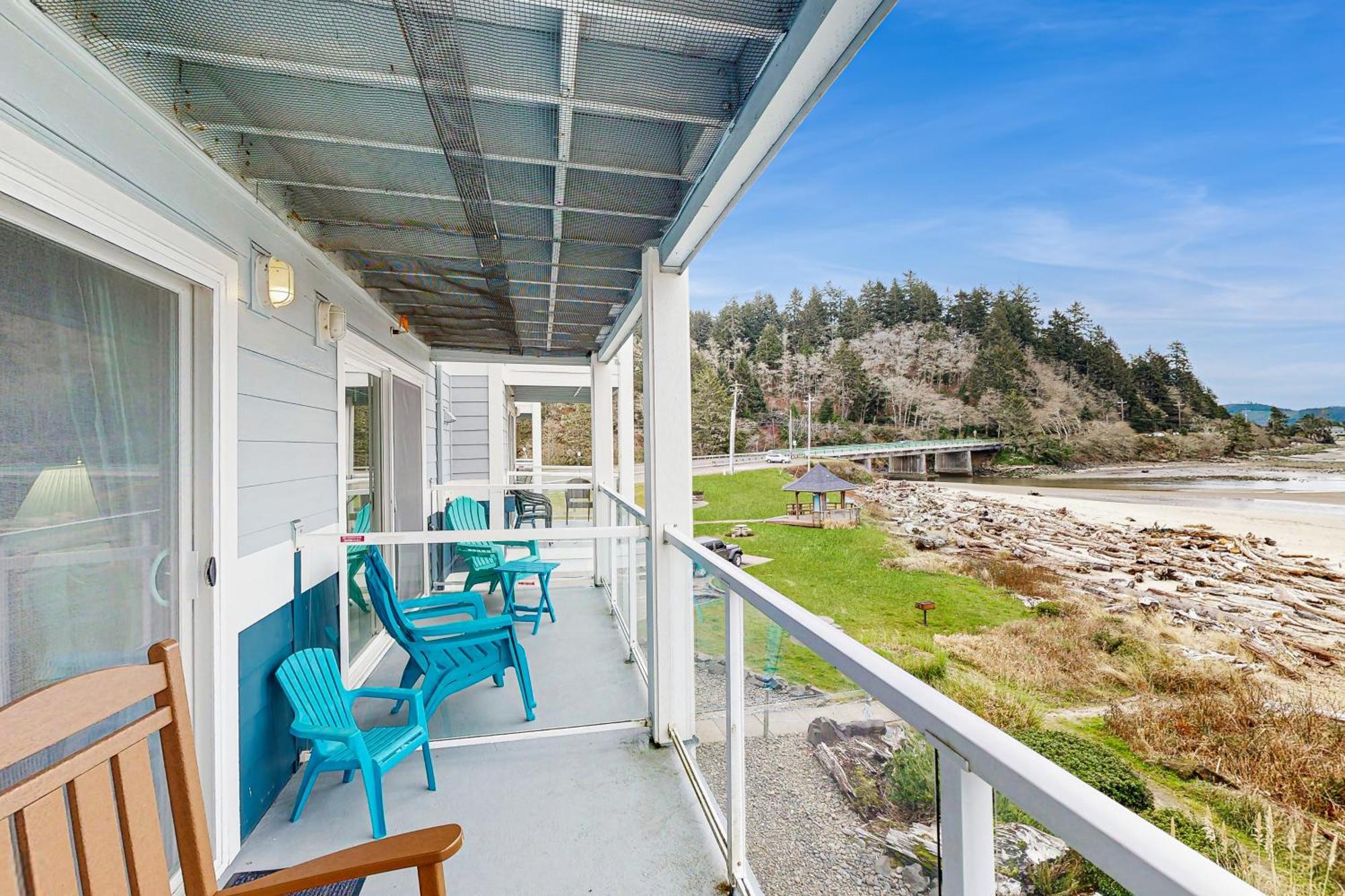 Salishan Beach Waters Edge 아파트 객실 사진